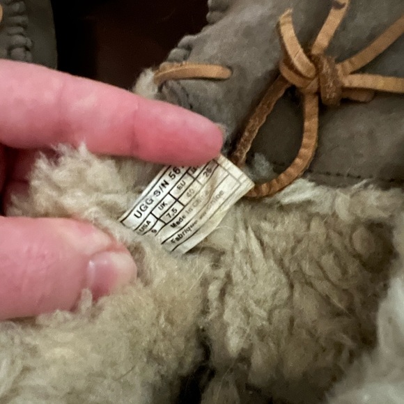 Ugg moccasins - Picture 6 of 6